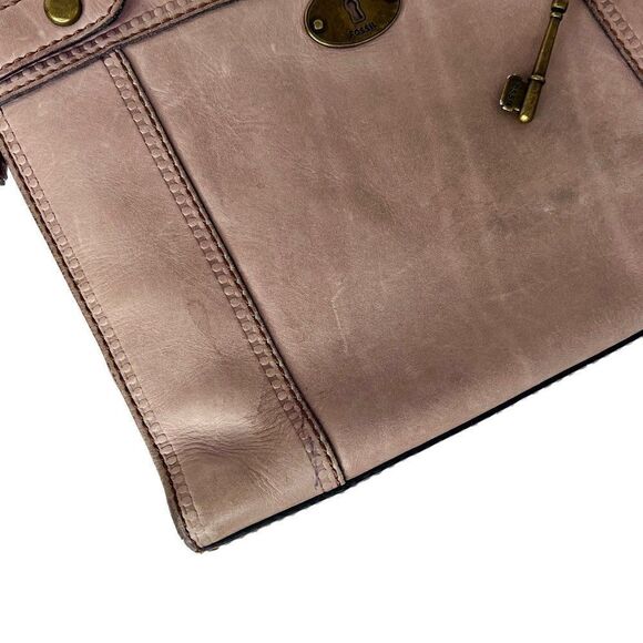Fossil Beige Leather Medium Sized Shoulder / Crossbody Bag with Key Keychain - Picture 9 of 9